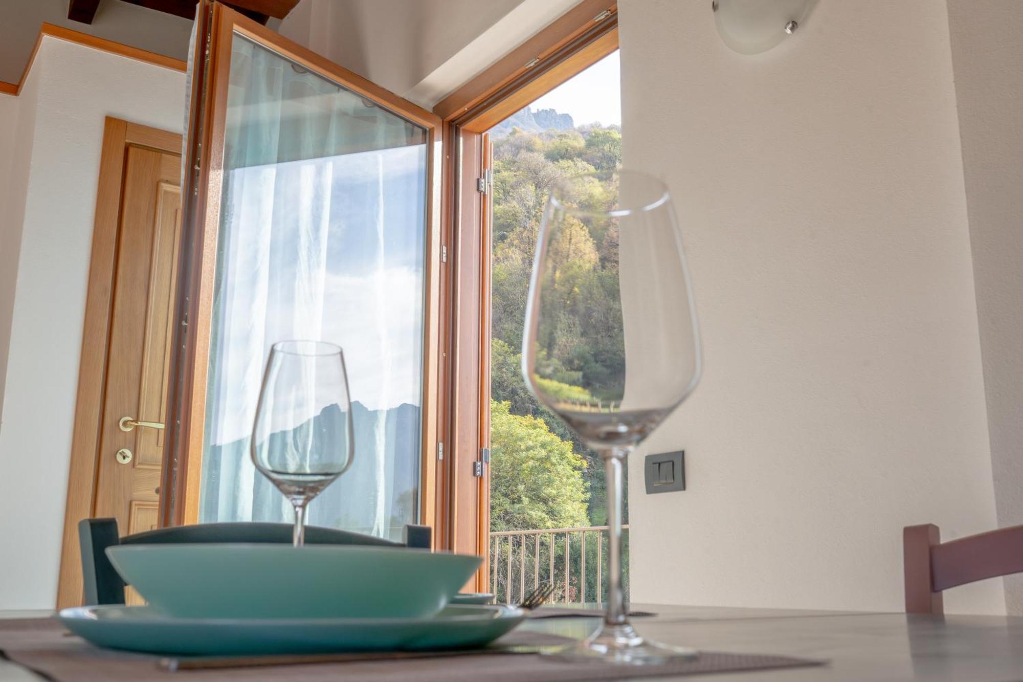 Larius Apartment - Como Lake View Mandello del Lario Εξωτερικό φωτογραφία